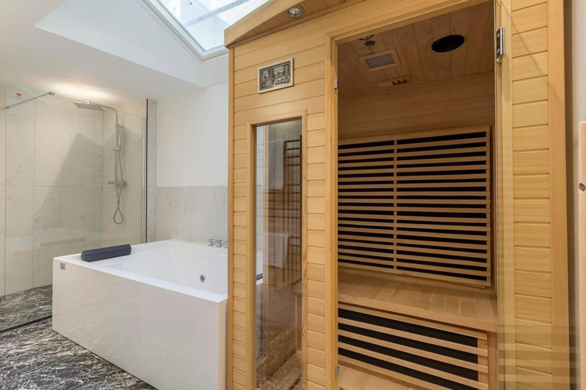 Victor Hugo Romantic Suite - Sauna Et Balneo Λυών Εξωτερικό φωτογραφία