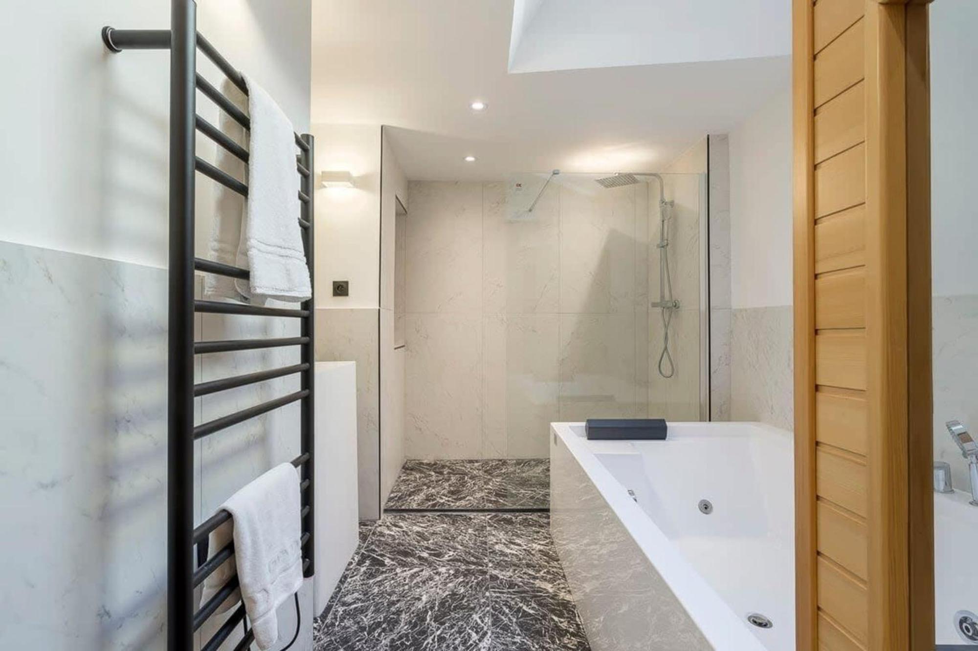Victor Hugo Romantic Suite - Sauna Et Balneo Λυών Εξωτερικό φωτογραφία